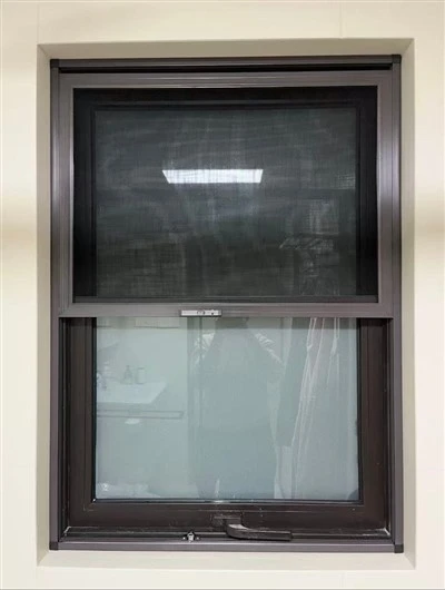 Tingkap Aluminium Dengan Skrin